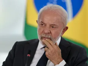 Governo estuda pacote para amenizar taxas e endividamento da população