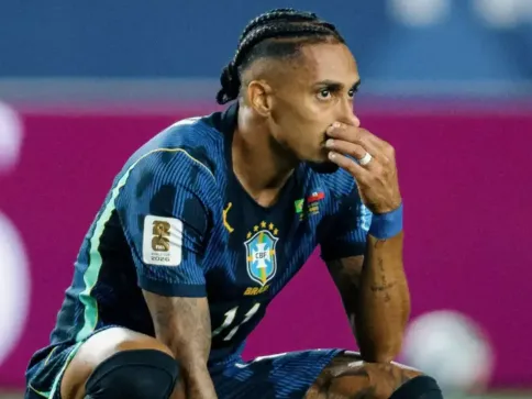 Raphinha fica fora da Bola de Ouro 2026, diz jornal europeu