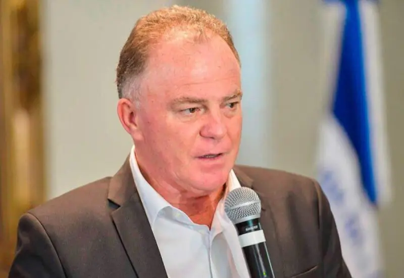 Renato Casagrande renuncia ao Governo do Estado para disputar vaga no Senado em 2026