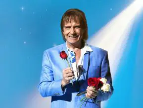 Roberto Carlos celebra 85 anos com show histórico e homenagens emocionantes em Cachoeiro de Itapemirim
