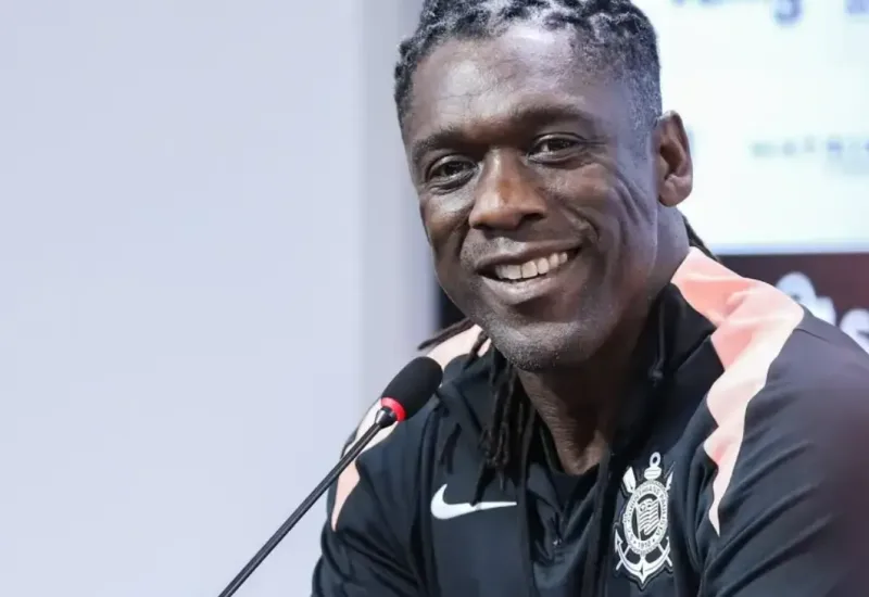 Seedorf nega influência de Memphis e exalta Corinthians: 'Leão ferido é perigoso'