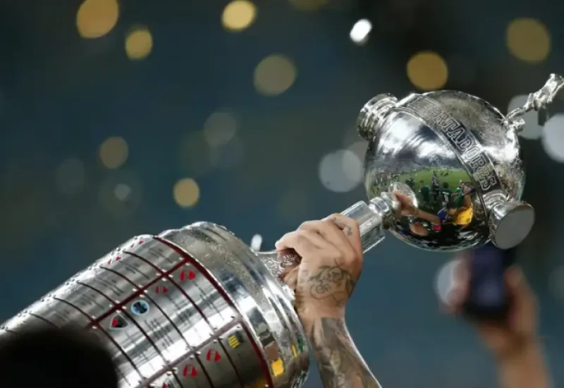 Noite de futebol: gigantes brasileiros estreiam na Libertadores e Sul-Americana