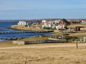 Tropas britânicas treinam para invasão argentina às Malvinas, diz jornal