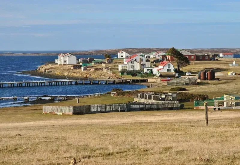 Tropas britânicas treinam para invasão argentina às Malvinas, diz jornal