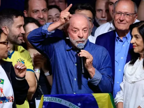 “Vamos mudar o jeito de governar este país”, diz Lula