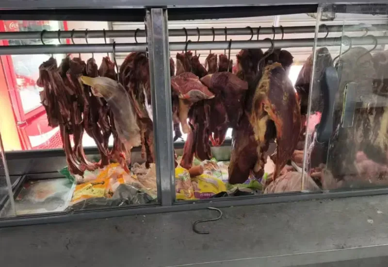 Venda de carne clandestina em açougues: polícia mira grupo suspeito de furtar e abater gado no ES