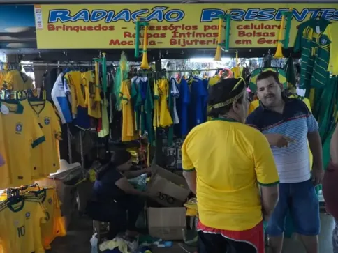 Vendas no comércio caem 0,8% em julho, com “ressaca” da Copa do Mundo