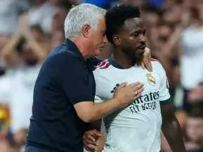 Vini Jr. perde espaço com Mourinho e vive crise no Real Madrid