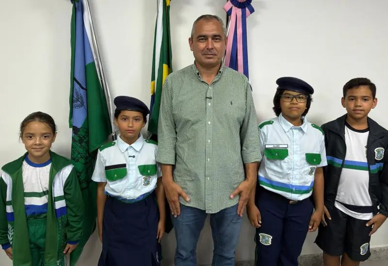 Educação em Foco: São Mateus Revoluciona Rede Municipal com Novos Uniformes e Modelo Cívico-Militar