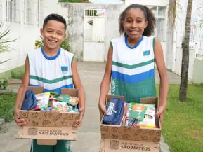 VOLTA ÀS AULAS: Prefeitura de São Mateus inicia entrega de kits escolares e novos uniformes 2026