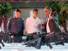 Estado Presente: Vice-governador confirma entrega de 1.039 fuzis e viaturas à Polícia Militar