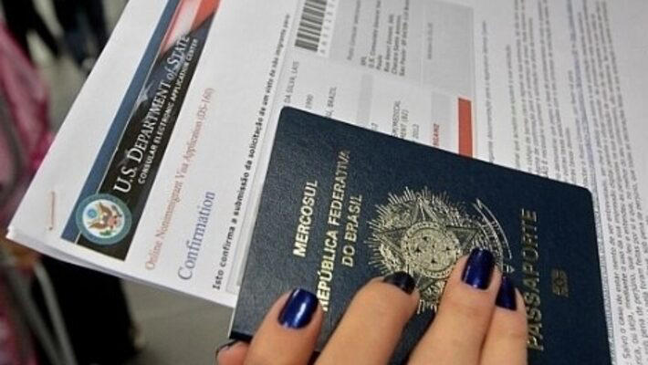 Todas os brasileiros que vão solicitar vistos de não imigrante pela primeira vez precisarão agendar uma entrevista presencial. Foto: Clayton de Souza/Estadão
