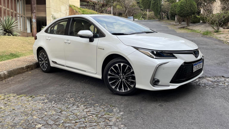 O Corolla é um híbrido pleno e flex (Foto: Marcelo Jabulas | AutoPapo)