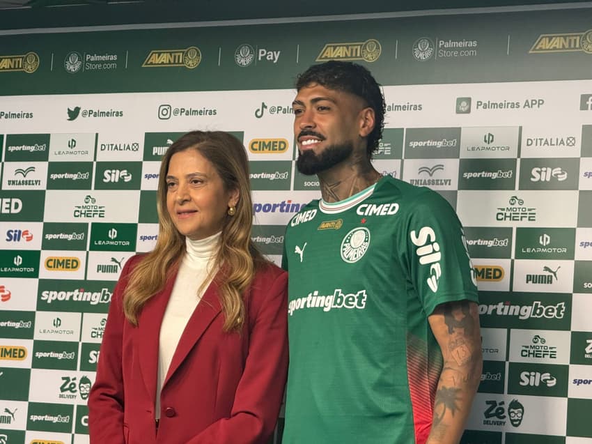 Barboza é apresentado pelo Palmeiras