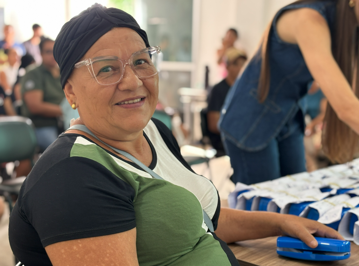 Pacientes do SUS recebem óculos em ação da Prefeitura de Pinheiros