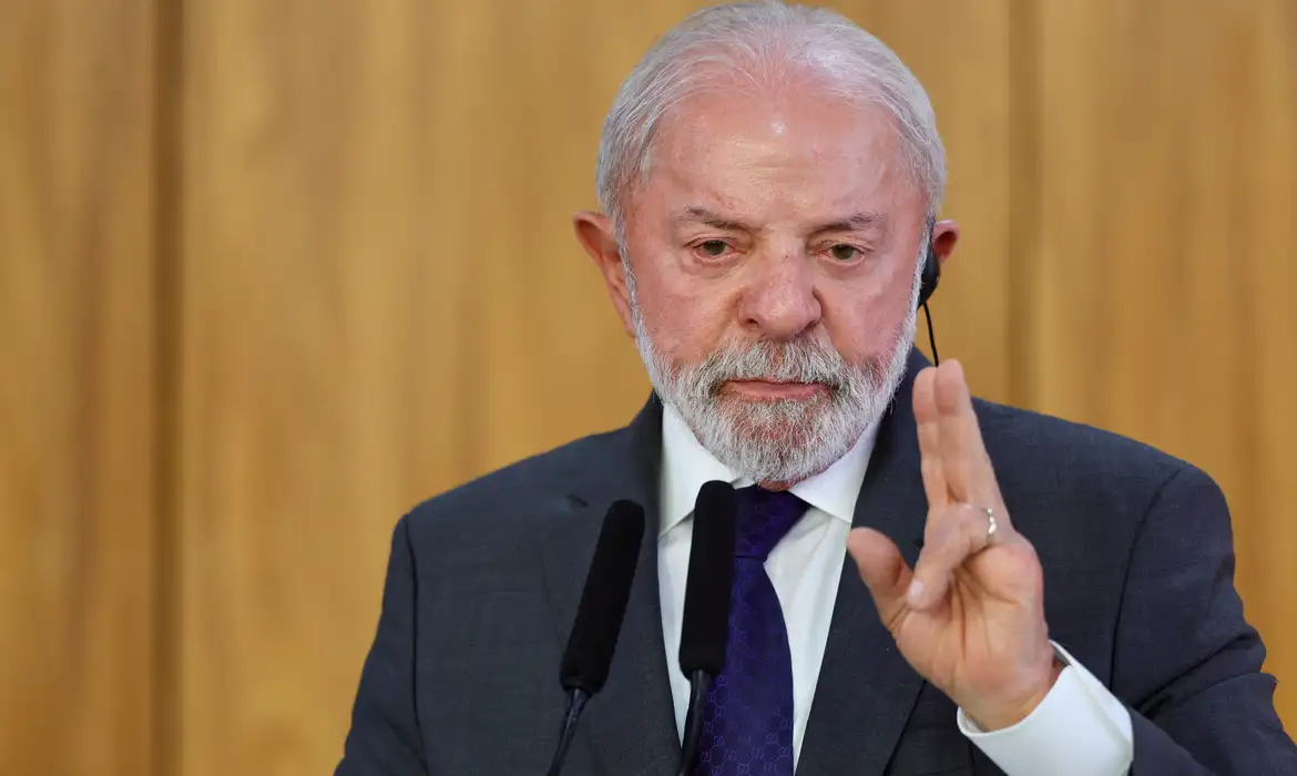 Lula sobre visto de assessor dos EUA: só se liberar visto de Padilha