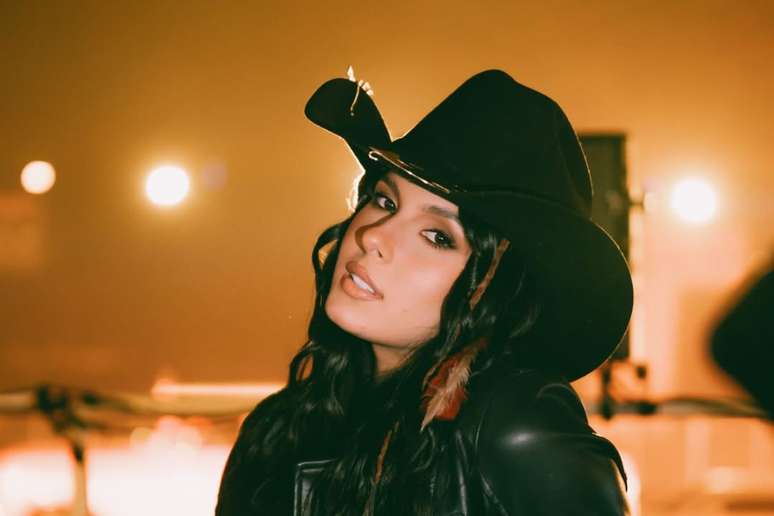 Ana Castela, cantora